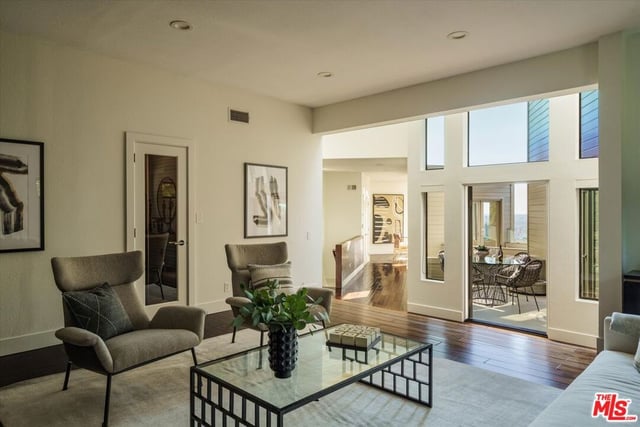 5677 Spreading Oak Drive, Los Angeles, CA 90068 — photo 12 of 31