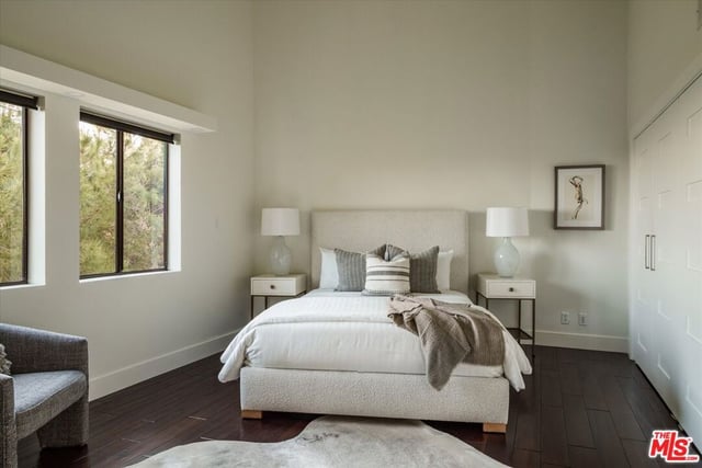 5677 Spreading Oak Drive, Los Angeles, CA 90068 — photo 24 of 31