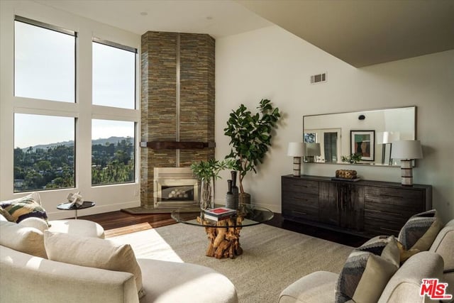 5677 Spreading Oak Drive, Los Angeles, CA 90068 — photo 3 of 31