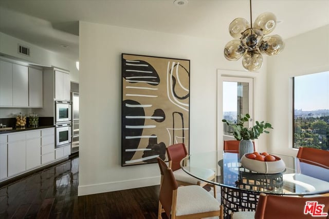 5677 Spreading Oak Drive, Los Angeles, CA 90068 — photo 8 of 31