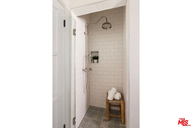 1106 S Cochran Avenue, Los Angeles, CA 90019 — photo 19 of 24
