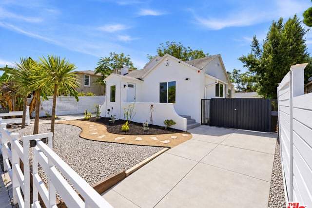 3022 W 73rd Street, Los Angeles, CA 90043 — photo 2 of 40