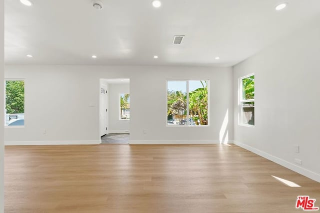 3022 W 73rd Street, Los Angeles, CA 90043 — photo 7 of 40