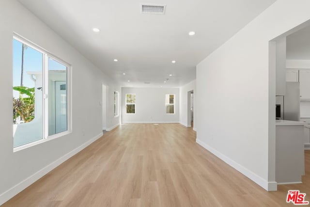 3022 W 73rd Street, Los Angeles, CA 90043 — photo 8 of 40