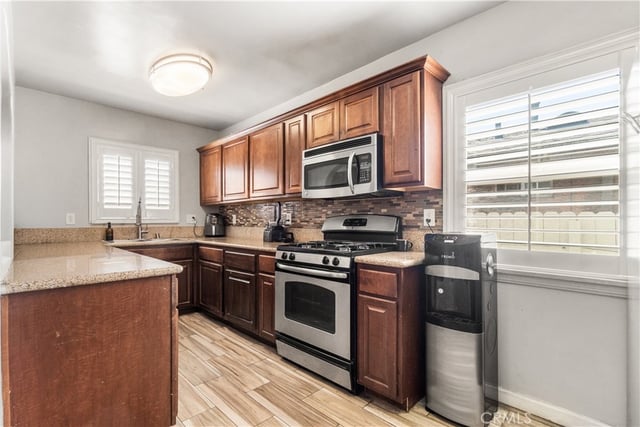 2746 Easy, Long Beach, CA 90810 — photo 13 of 40
