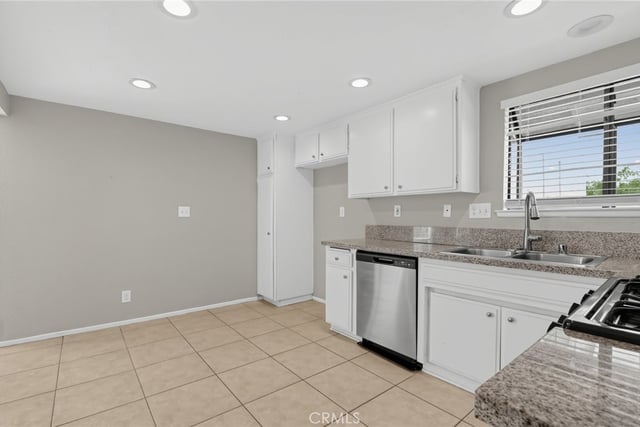 42946 39th Street W, Lancaster, CA 93536 — photo 15 of 36