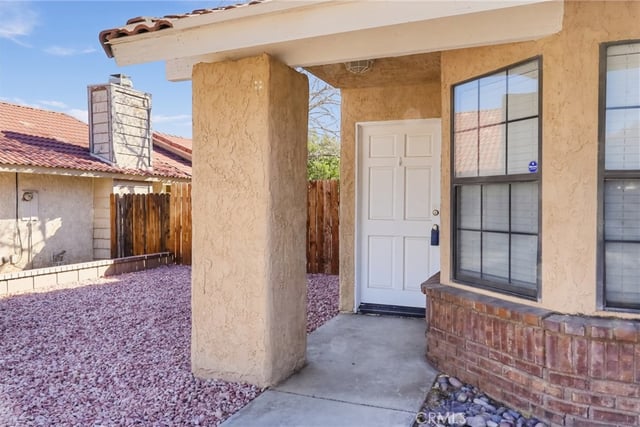 42946 39th Street W, Lancaster, CA 93536 — photo 5 of 36