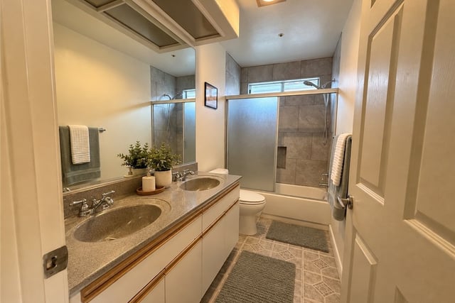 9141 Vincente Way, Los Angeles, CA 91343 — photo 17 of 23