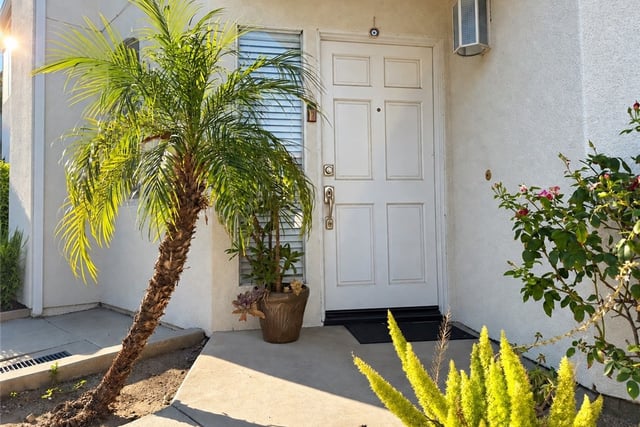9141 Vincente Way, Los Angeles, CA 91343 — photo 2 of 23