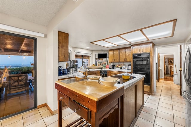 125 Lakeview, Palmdale, CA 93551 — photo 14 of 44
