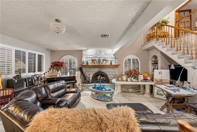 125 Lakeview, Palmdale, CA 93551 — photo 5 of 44