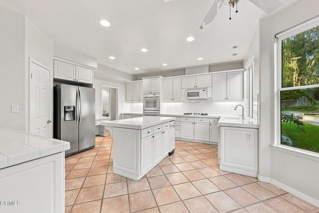 6382 Armitos Drive, Camarillo, CA 93012 — photo 12 of 36