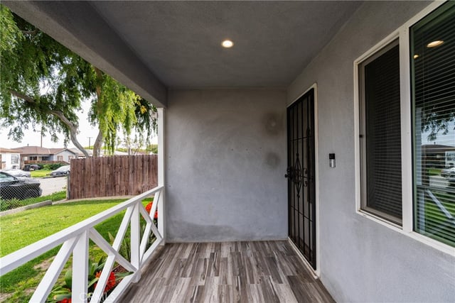 626 E 138th Street, Los Angeles, CA 90059 — photo 4 of 30