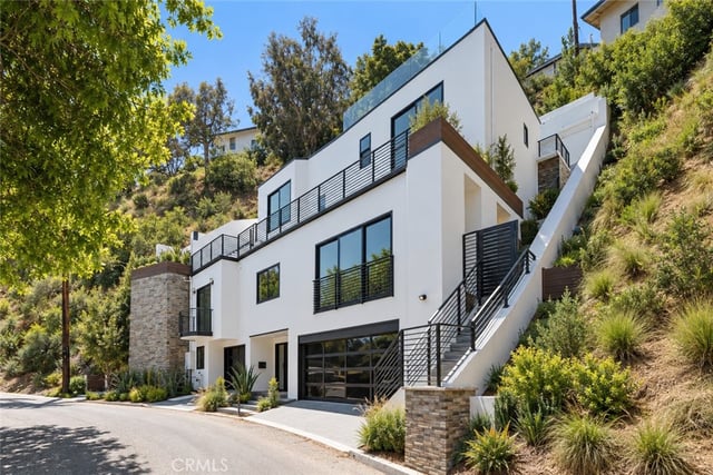 8633 Hollywood, Los Angeles, CA 90069 — photo 2 of 20