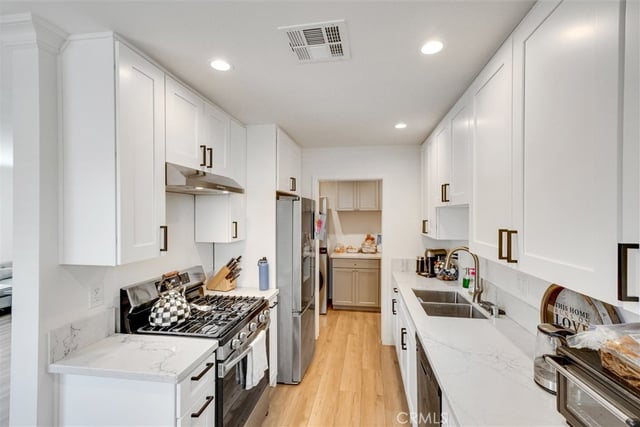 18544 Bryant Street, Northridge, CA 91324 — photo 13 of 63
