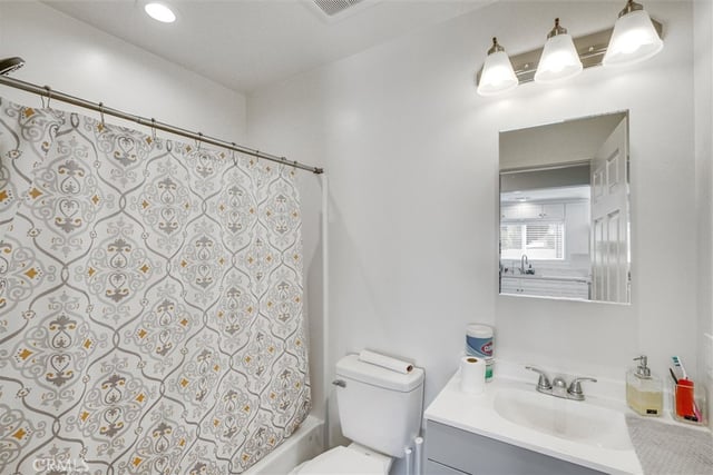 18544 Bryant Street, Northridge, CA 91324 — photo 26 of 63