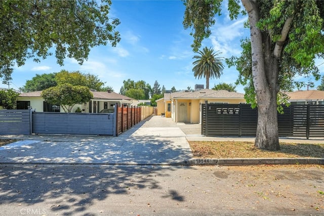 18544 Bryant Street, Northridge, CA 91324 — photo 6 of 63