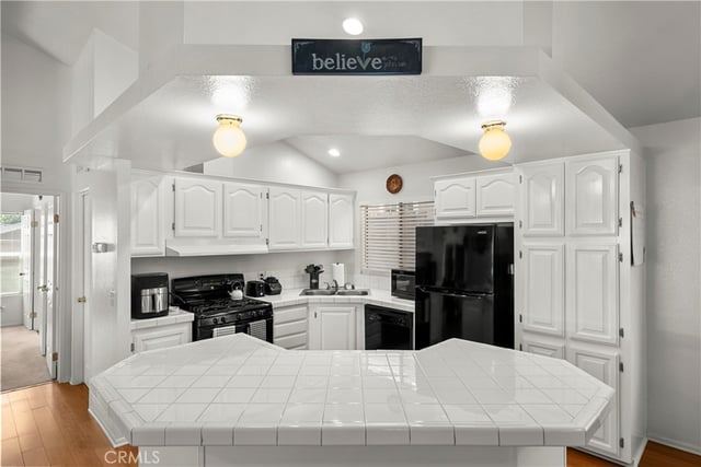 20050 Crestview, Canyon Country, CA 91351 — photo 5 of 20