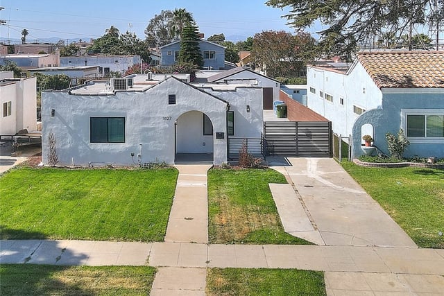 1827 W 76th, Los Angeles, CA 90047 — photo 3 of 43