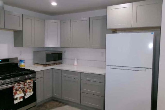 10306 S Vermont Avenue, Los Angeles, CA 90044 — photo 12 of 15