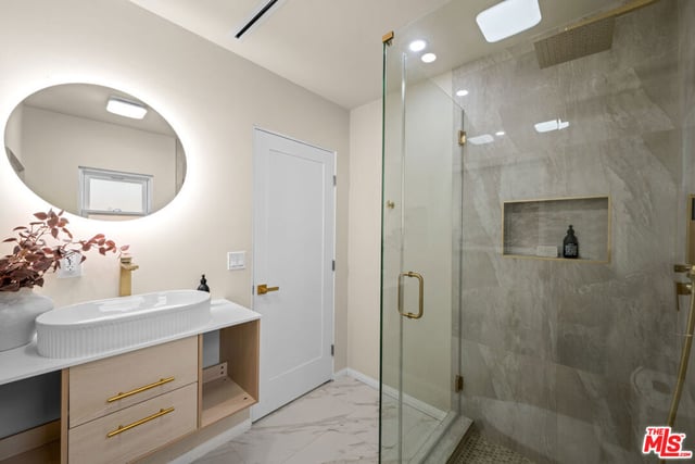 1444 N Ontario Street, Burbank, CA 91505 — photo 15 of 29