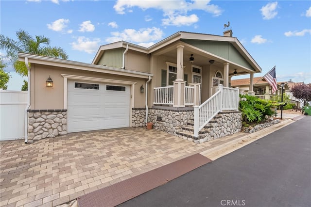 15455 Glenoaks Boulevard 315, Sylmar, CA 91342 — photo 3 of 60