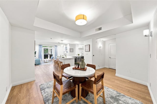 2222 N Beachwood Drive 105, Los Angeles, CA 90068 — photo 11 of 40