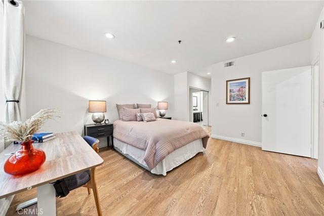 2222 N Beachwood Drive 105, Los Angeles, CA 90068 — photo 14 of 40
