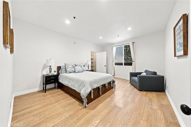 2222 N Beachwood Drive 105, Los Angeles, CA 90068 — photo 18 of 40