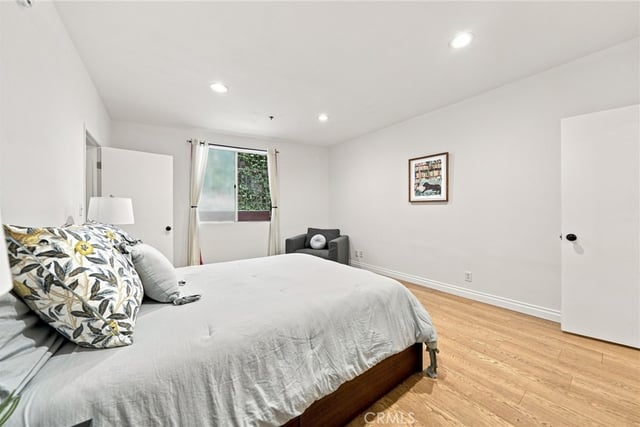 2222 N Beachwood Drive 105, Los Angeles, CA 90068 — photo 19 of 40