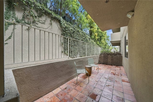 2222 N Beachwood Drive 105, Los Angeles, CA 90068 — photo 25 of 40