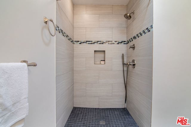 1434 Greenfield Avenue 303, Los Angeles, CA 90025 — photo 21 of 27