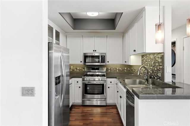 4455 Hazeltine Avenue 208, Sherman Oaks, CA 91423 — photo 13 of 42