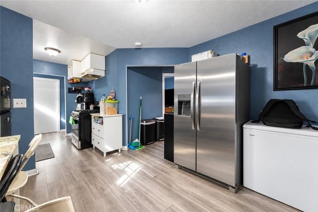 907 E 109th, Los Angeles, CA 90059 — photo 15 of 32