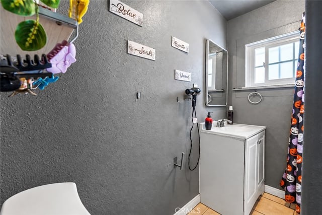 907 E 109th, Los Angeles, CA 90059 — photo 23 of 32