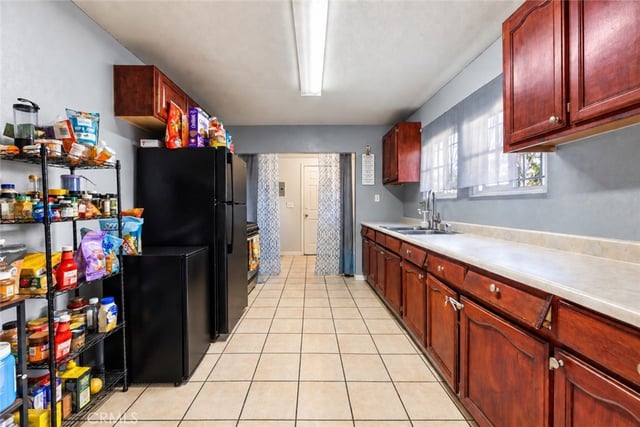907 E 109th, Los Angeles, CA 90059 — photo 26 of 32