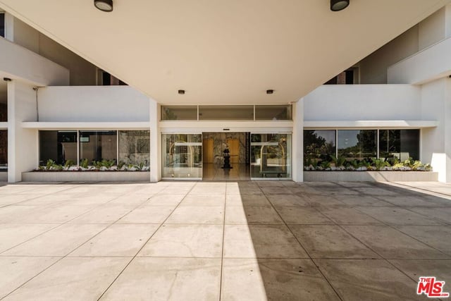 8787 Shoreham Drive 407, West Hollywood, CA 90069 — photo 2 of 25
