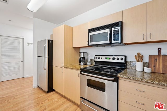 630 W 6th Street 505, Los Angeles, CA 90017 — photo 14 of 42