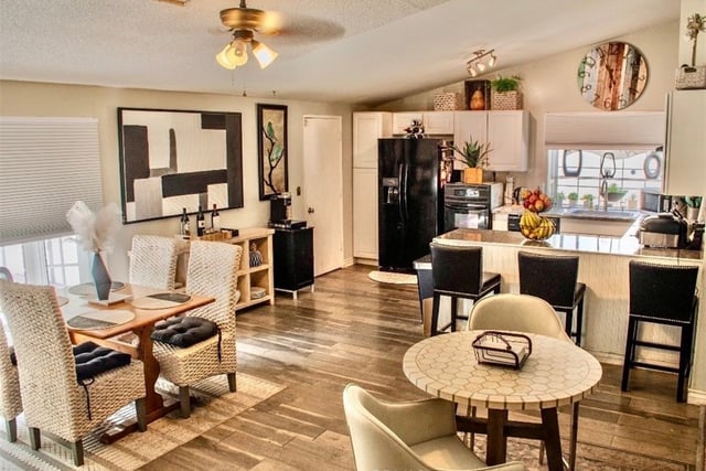 12122 Bradford Place, Granada Hills, CA 91344 — photo 4 of 18