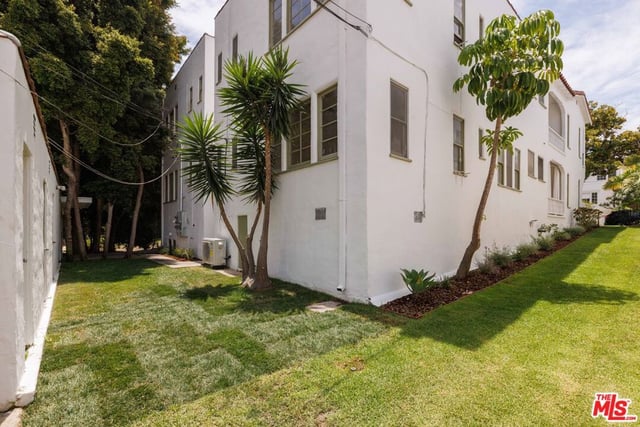 1226 Smithwood Drive 4, Los Angeles, CA 90035 — photo 34 of 39