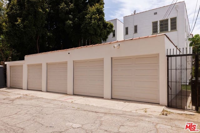 1226 Smithwood Drive 4, Los Angeles, CA 90035 — photo 36 of 39