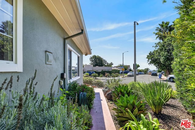 5551 Arch Crest Drive, Los Angeles, CA 90043 — photo 32 of 36