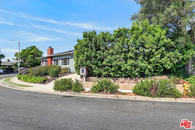 5551 Arch Crest Drive, Los Angeles, CA 90043 — photo 4 of 36