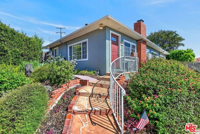 5551 Arch Crest Drive, Los Angeles, CA 90043 — photo 5 of 36