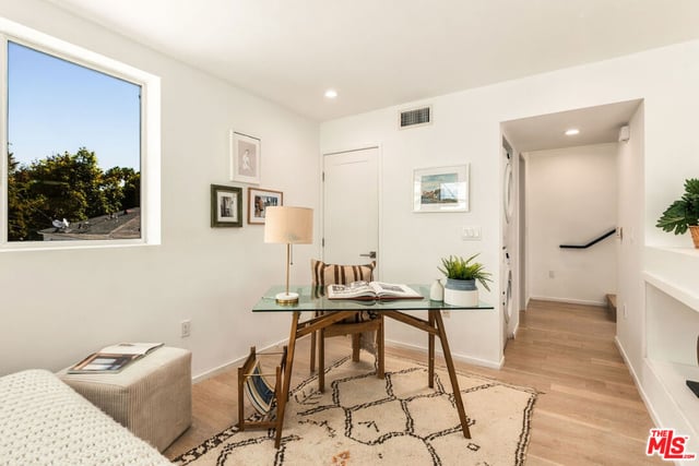 5411 W Wilshire Vista Lane, Los Angeles, CA 90019 — photo 18 of 34
