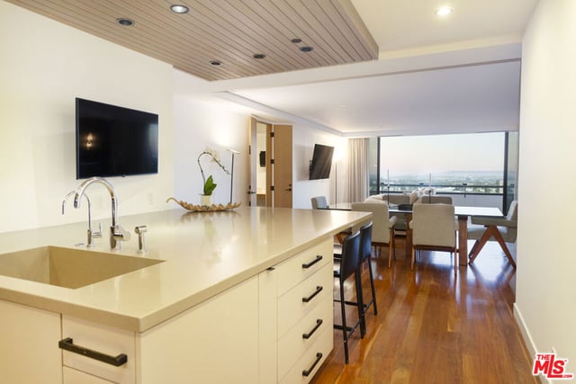 10660 Wilshire Boulevard 1207, Los Angeles, CA 90024 — photo 10 of 25