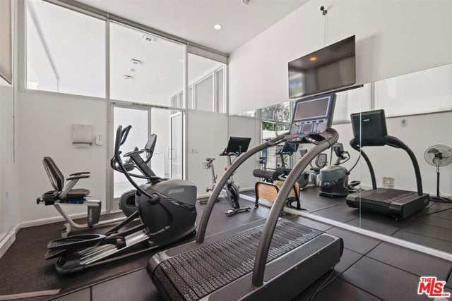 999 N Doheny Drive 806, West Hollywood, CA 90069 — photo 8 of 9