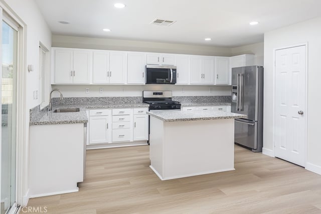 1818 Linda Vista Avenue, Lancaster, CA 93535 — photo 11 of 41