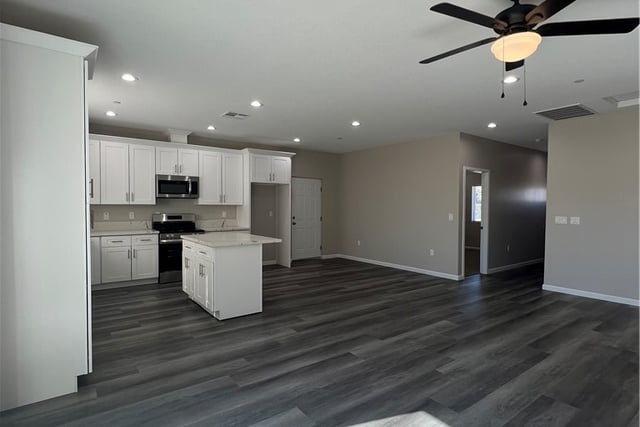 40546 172nd Street East, Lake Los Angeles, CA 93525 — photo 19 of 52
