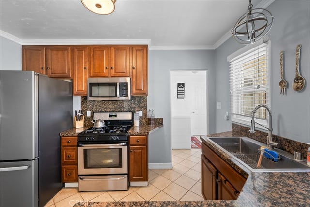 1010 E Santa Anita, Burbank, CA 91501 — photo 14 of 35
